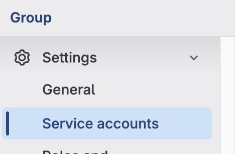 Gitlabグループのサイドバー。"Settings"配下の"Service accounts"をハイライト表示。