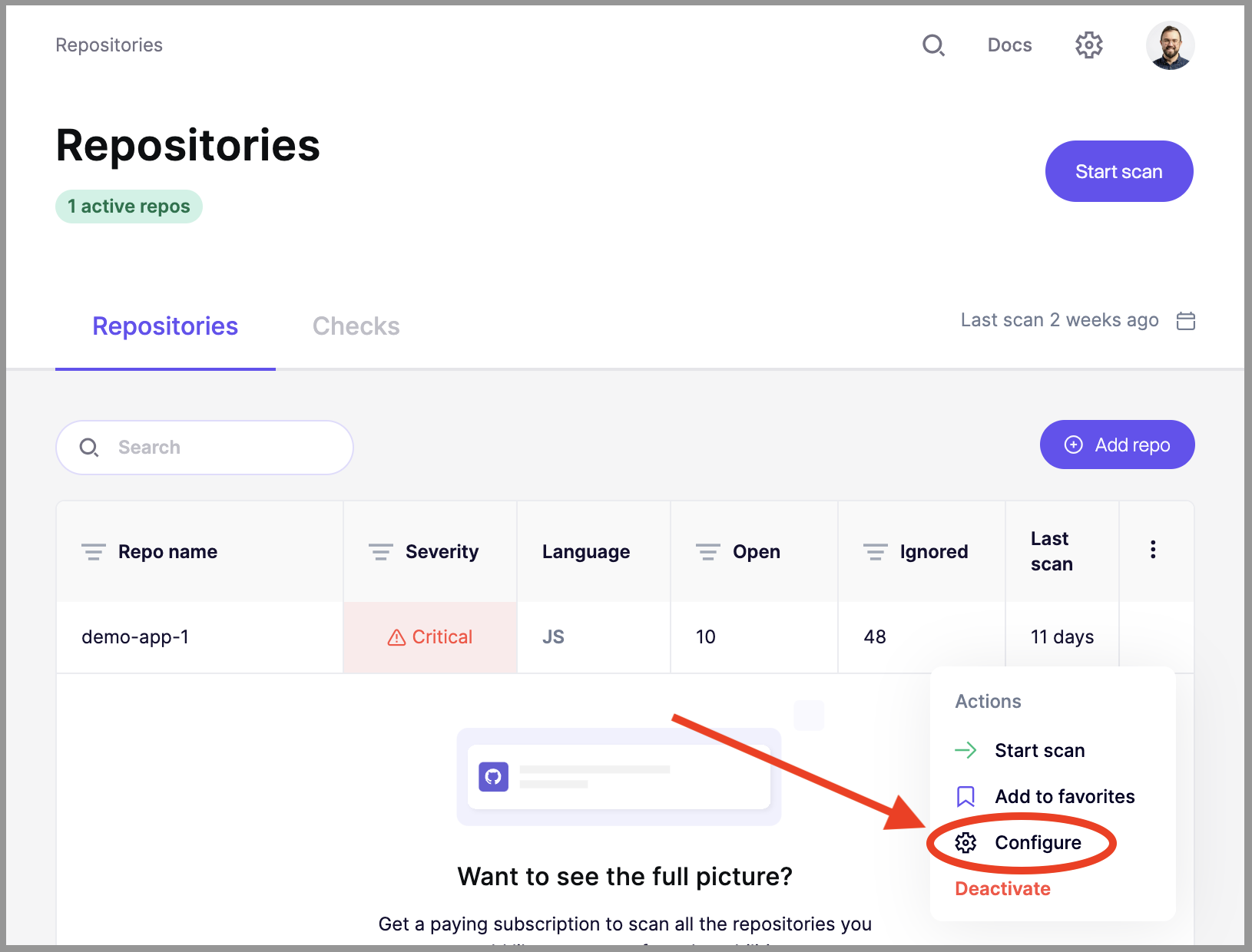重大なアラートが表示されたリポジトリダッシュボード。アクションメニュー内の「Configure」オプションをハイライト表示。