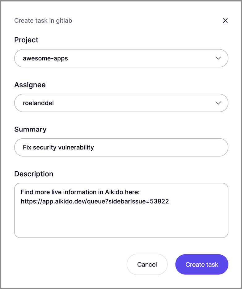 GitLabでのセキュリティ修正の割り当てと要約のためのタスク作成フォーム。
